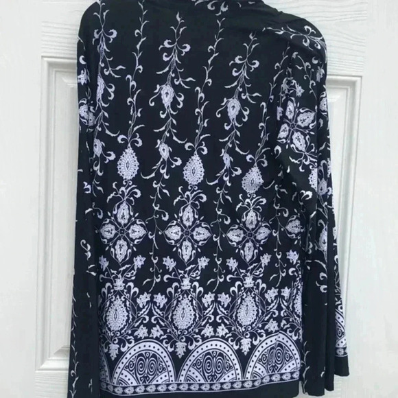 Notations size large black and white top/blouse - Picture 5 of 8